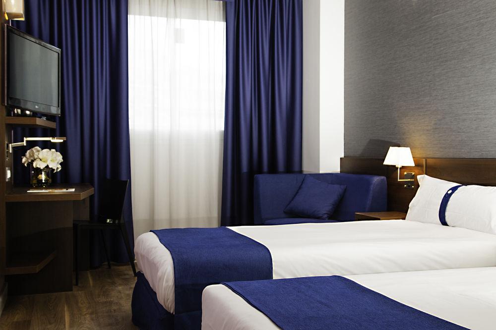 Hotel Olympia Universidades Valencia Exterior photo