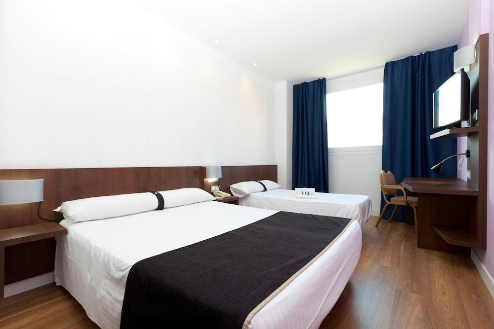 Hotel Olympia Universidades Valencia Exterior photo