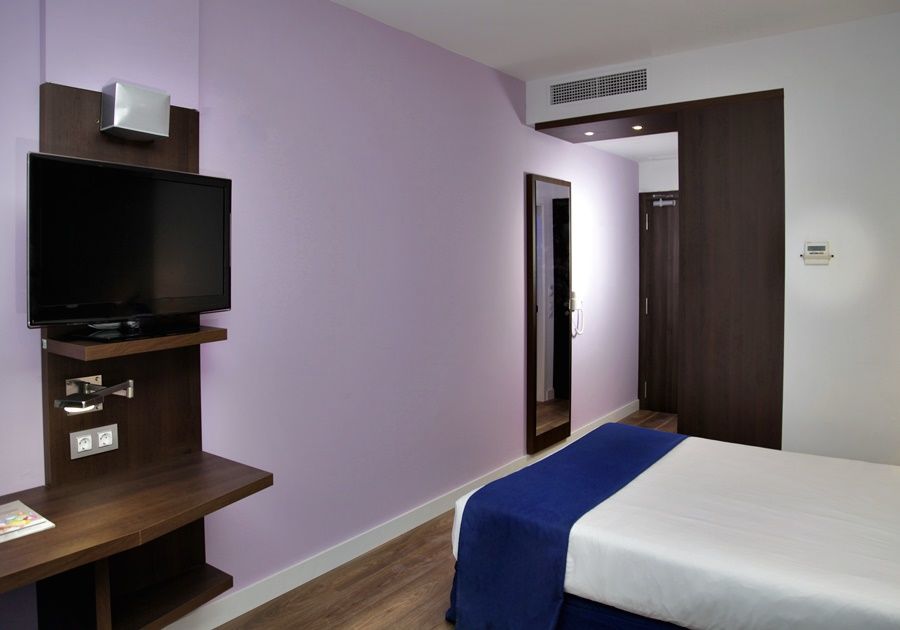 Hotel Olympia Universidades Valencia Exterior photo