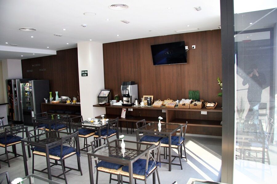 Hotel Olympia Universidades Valencia Exterior photo
